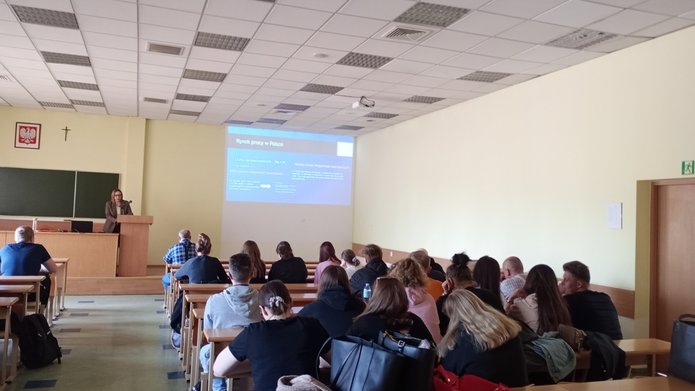 studenci na auli 3 podczas wykładu