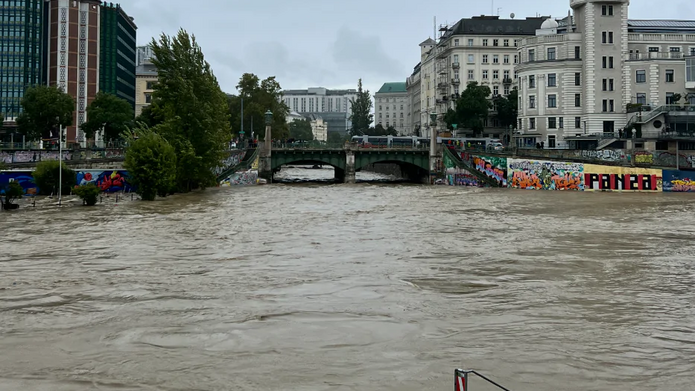 Austria and Poland under the EU Floods Directive: vulnerability perspectives in flood risk management