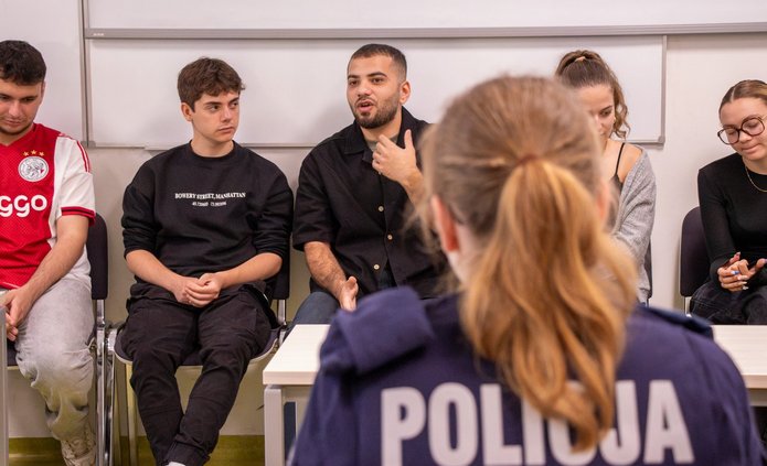 studenci podczas dyskusji