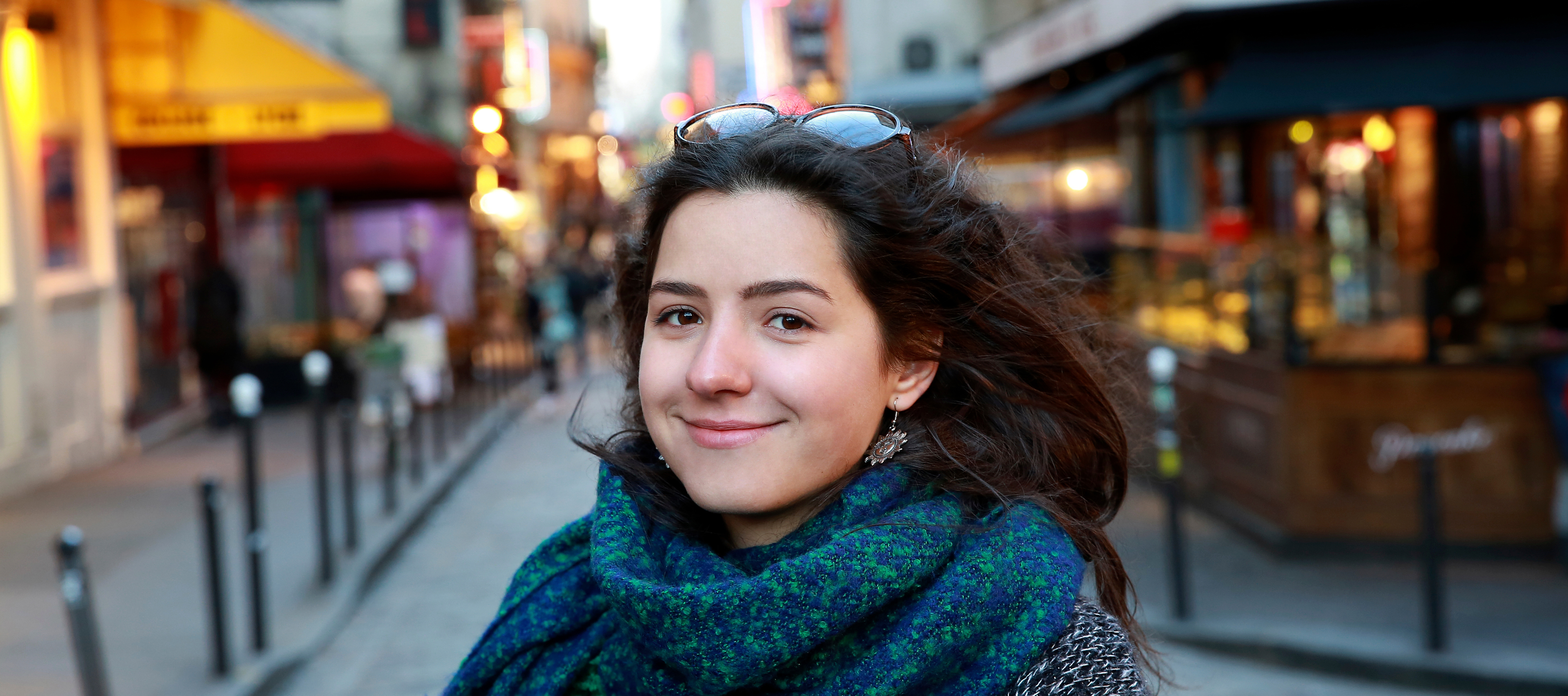 uśmiechnięta osoba