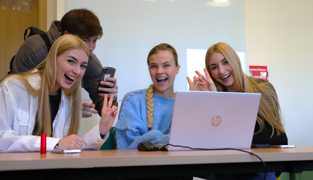 Uśmiechnięte studentki