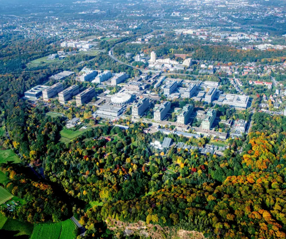 widok Uniwersytetu w Bochum z lotu ptaka