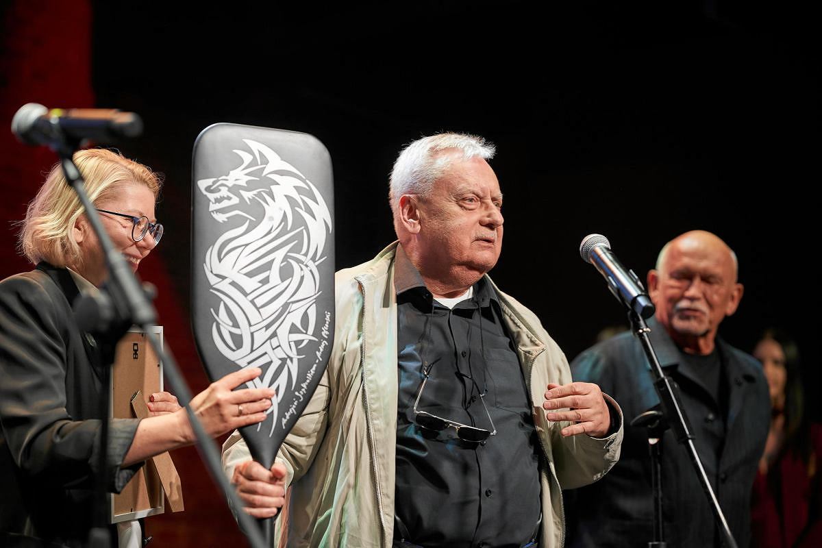 Andrzej Sapkowski odbiera Wiosło Kultury