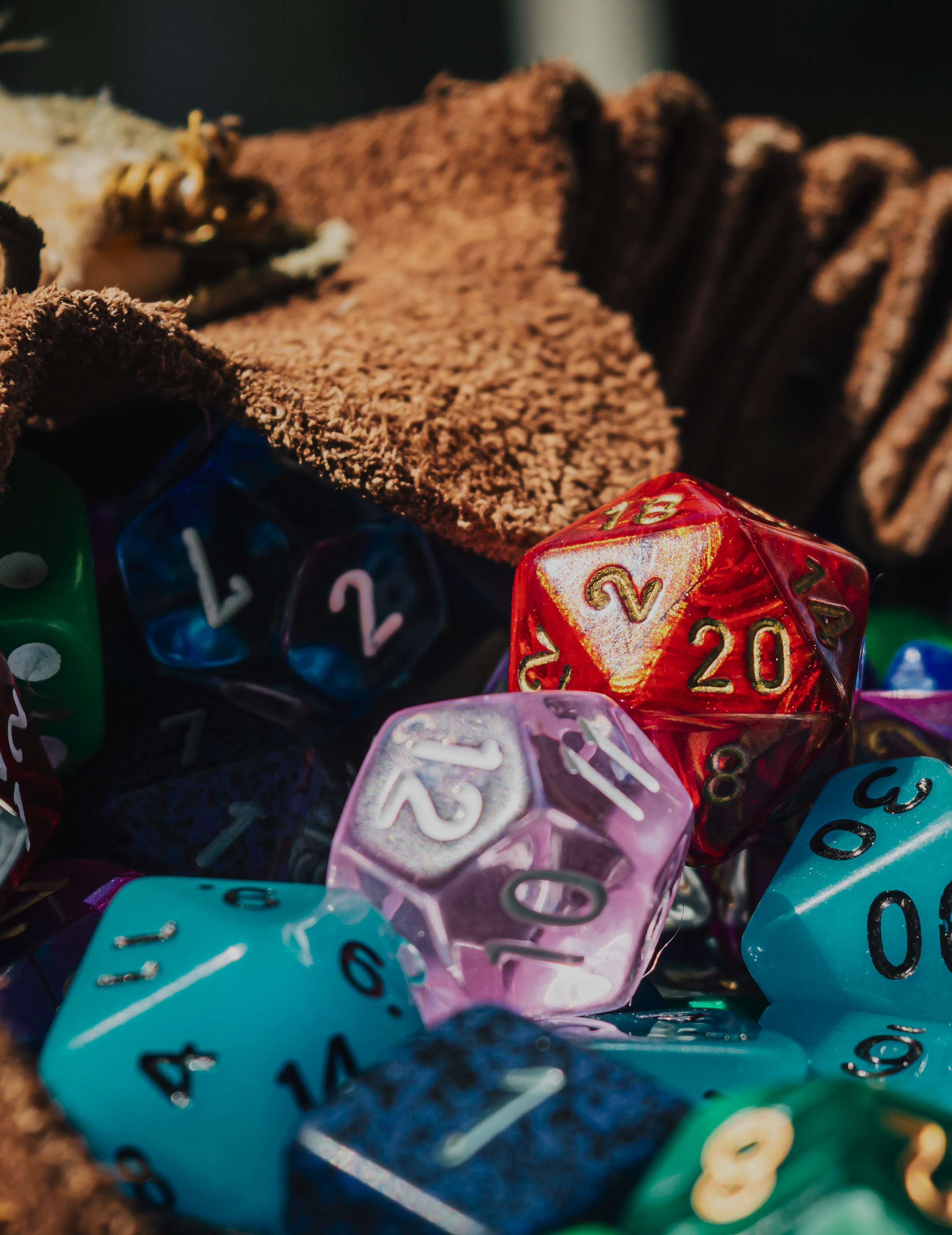 Kostki do gry w różnych kolorach 